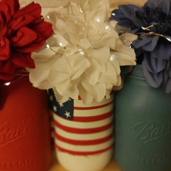 Patriotic centerpiece - Picture 3 of 3